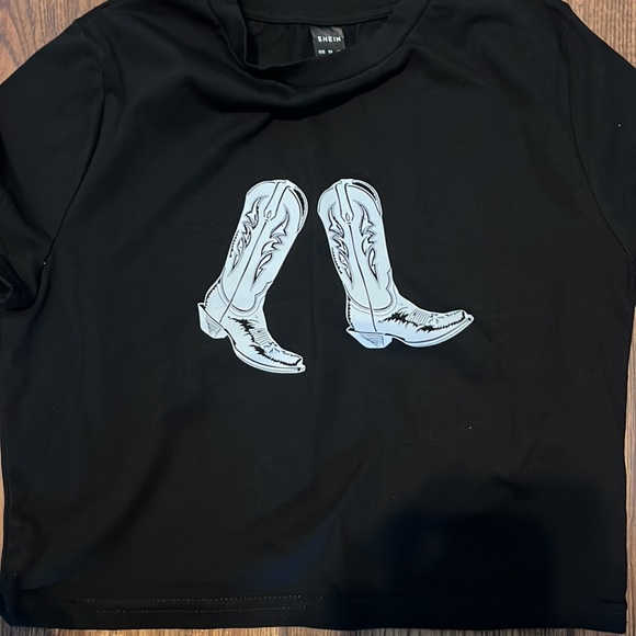 🌟5/$25 Cowboy boot cropped top - Picture 3 of 4